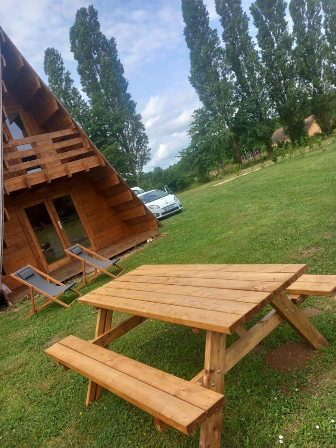 Le Studio Du Pressoir Gisay Exterior foto